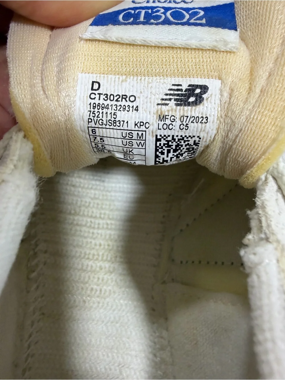 New Balance Cream and Green Women's Sneakers